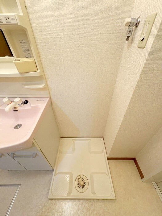 物件内観写真14　(洗濯機置場)