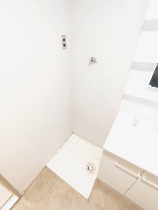 物件内観写真12　(洗濯機置場)