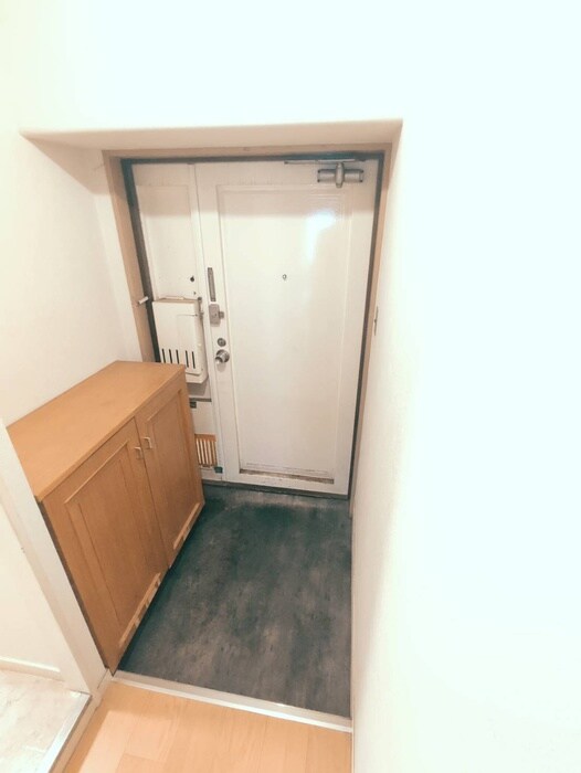 物件内観写真18　(玄関)