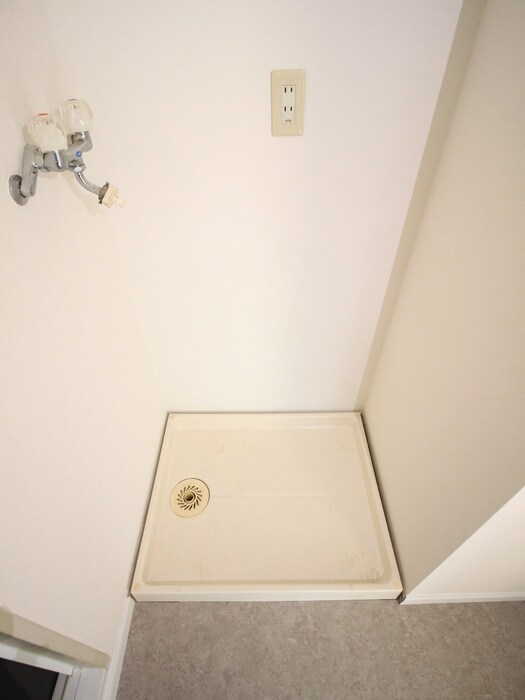 物件内観写真12　(洗濯機置場)