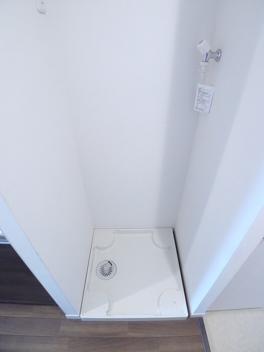 物件内観写真15　(洗濯機置場)