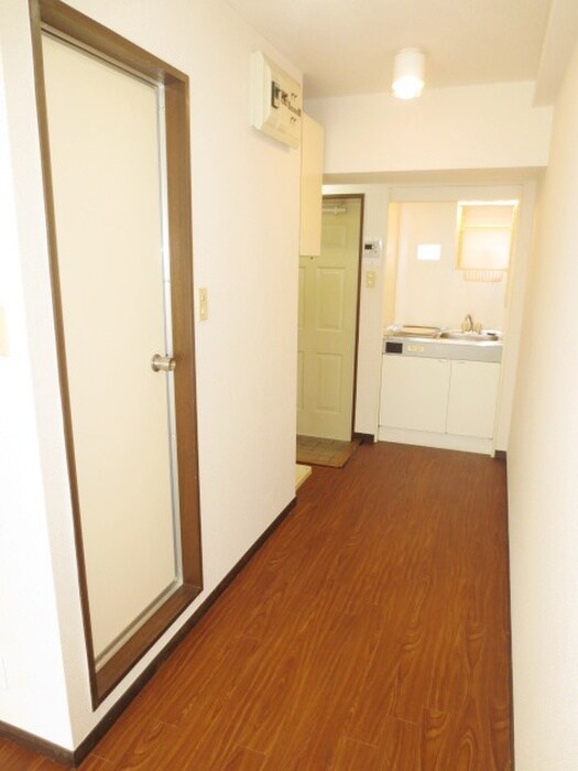 物件内観写真10　(廊下)