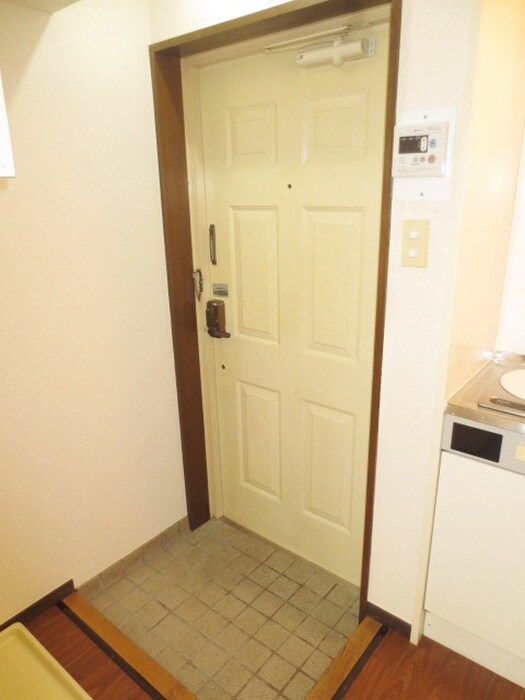 物件内観写真11　(玄関)