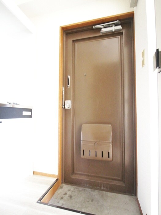 物件内観写真16　(玄関)