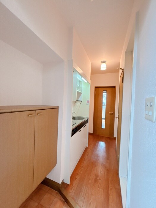 物件内観写真16　(廊下)