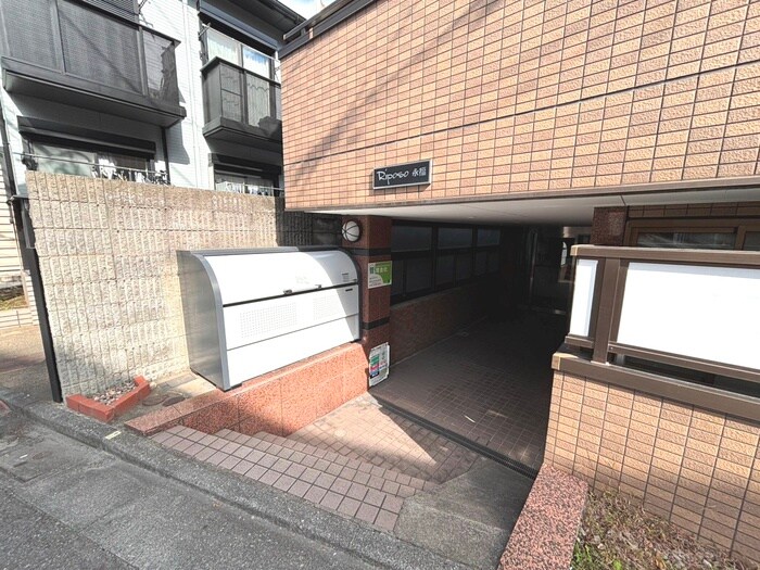 物件外観写真4　(駐車場)