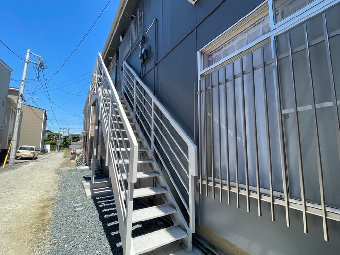 物件外観写真4　(エントランス部分)