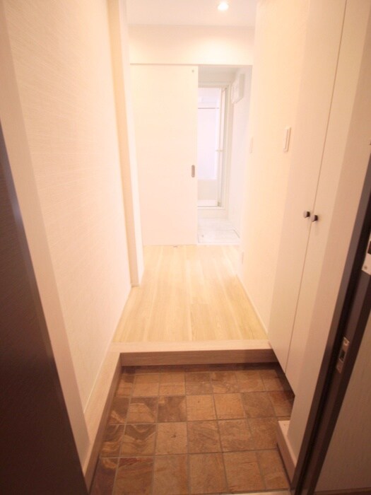 物件内観写真16　(玄関)