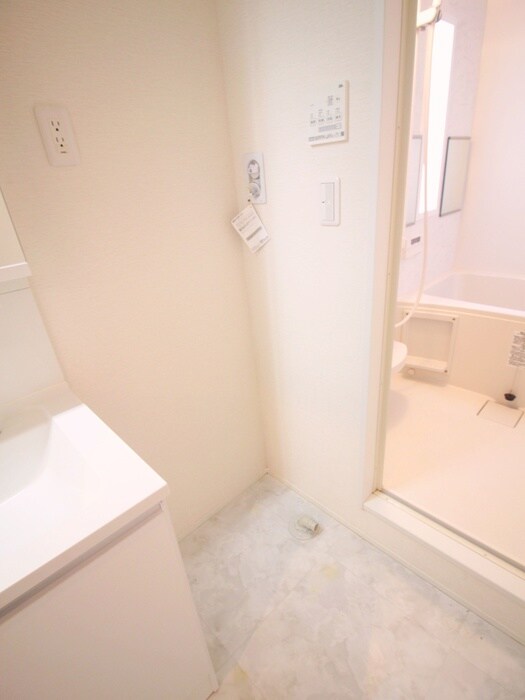 物件内観写真18　(洗濯機置場)