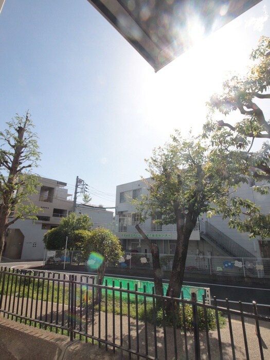 物件内観写真21　(室内からの展望)