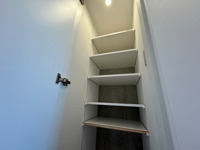 物件内観写真18　(収納)