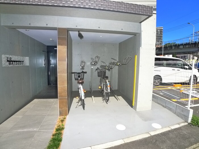 物件外観写真4　(建物設備)