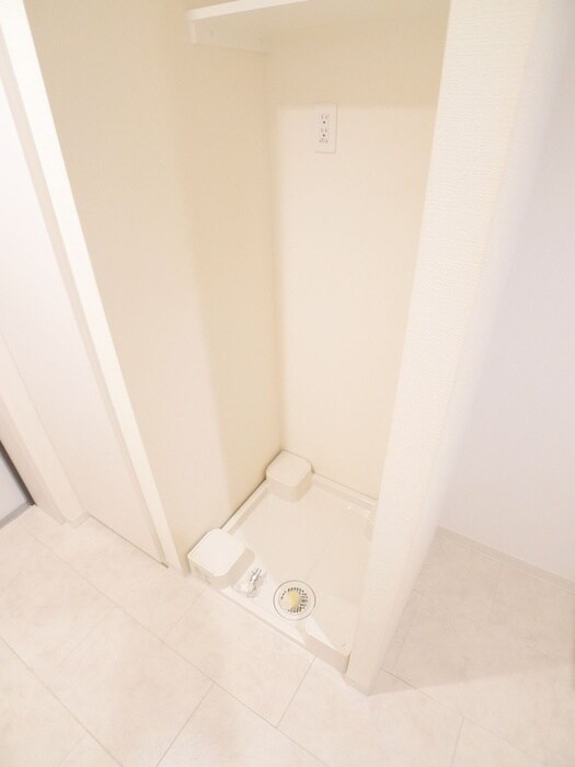 物件内観写真12　(洗濯機置場)