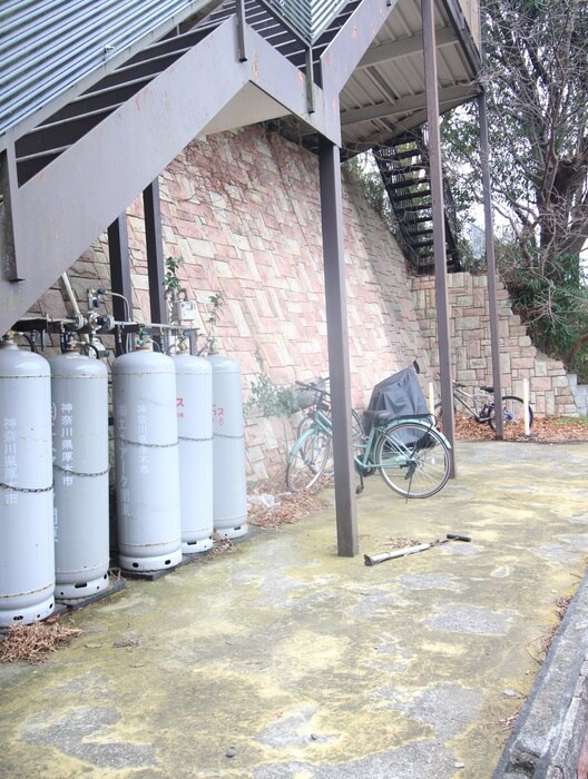 物件外観写真5　(駐輪場)