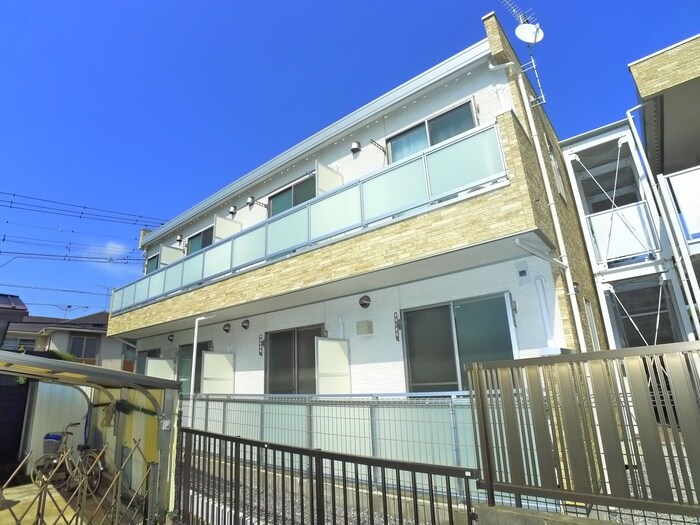 物件外観写真3　(エントランス部分)