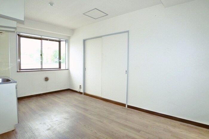 物件内観写真9　(室内からの展望)