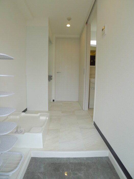 物件内観写真7　(玄関)