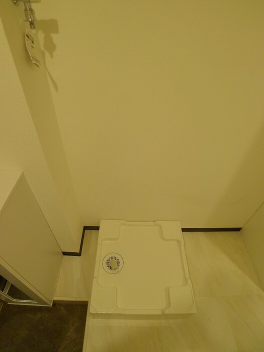 物件内観写真14　(洗濯機置場)