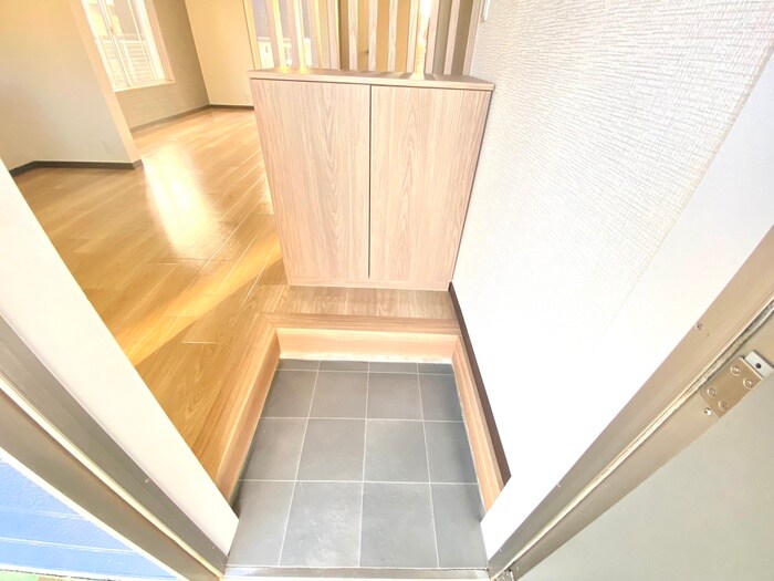 物件内観写真19　(玄関)