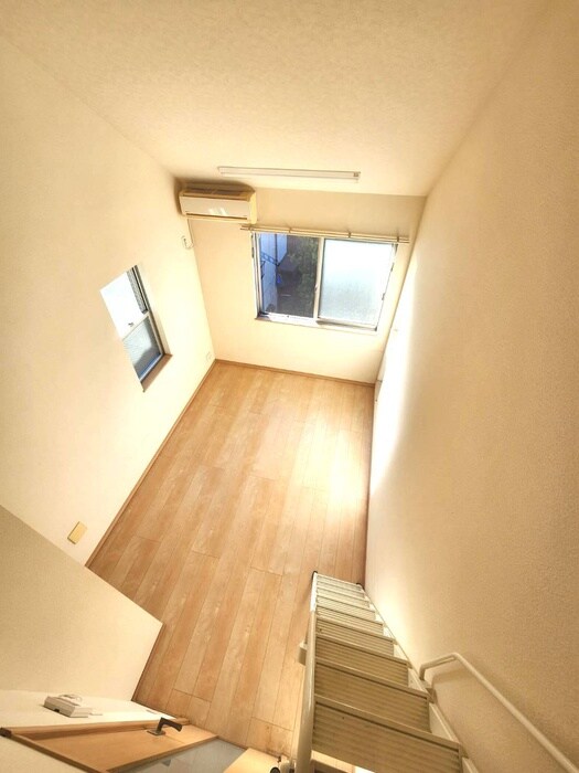 物件内観写真8　(居室)