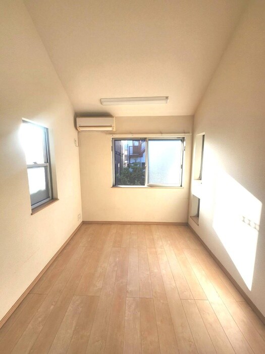 物件内観写真9　(居室)