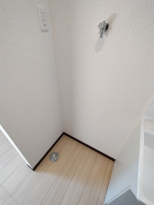 物件内観写真15　(洗濯機置場)