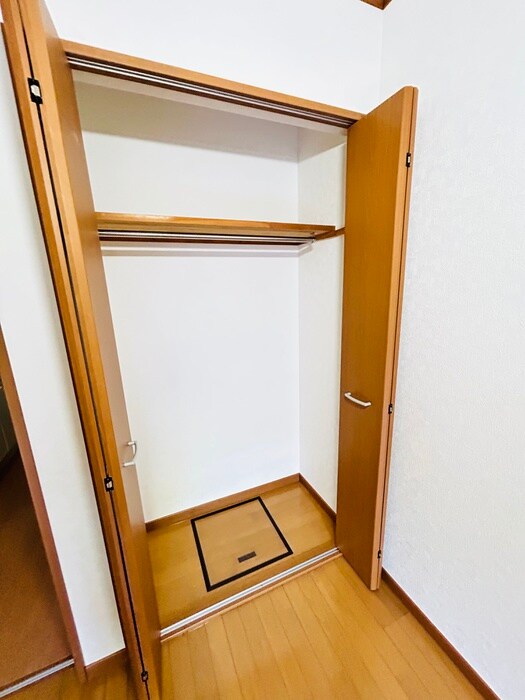 物件内観写真12　(収納)