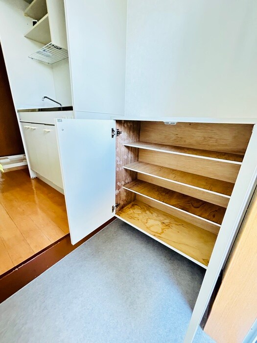 物件内観写真15　(靴箱)