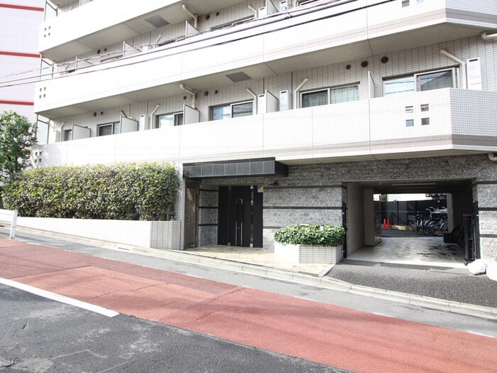 物件外観写真4　(エントランス部分)