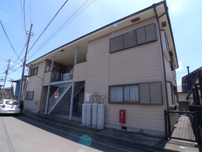 物件外観写真2　(エントランス部分)