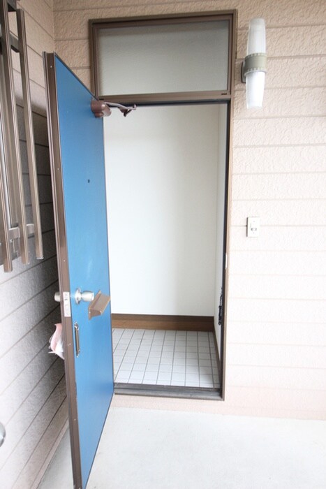 物件内観写真9　(玄関)