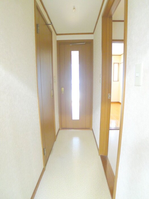 物件内観写真16　(廊下)