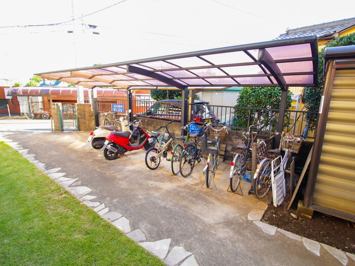 物件外観写真3　(駐輪場)