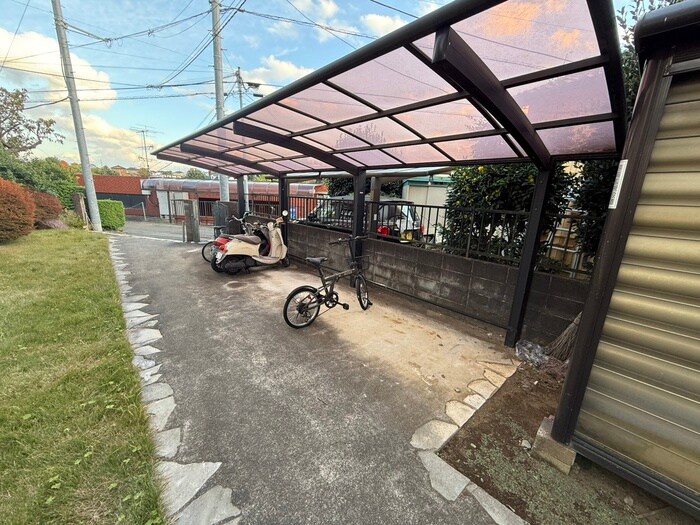 物件外観写真3　(駐輪場)