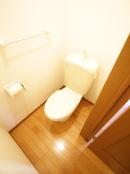 物件内観写真8　(トイレ)