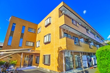 トランブルアパルトメント外観写真