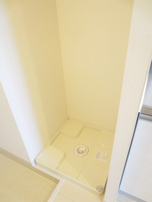 物件内観写真16　(洗濯機置場)