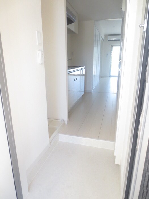 物件内観写真17　(玄関)