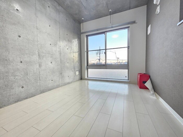 物件内観写真7　(室内からの展望)