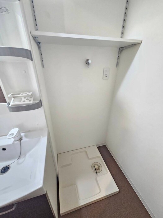 物件内観写真13　(洗濯機置場)