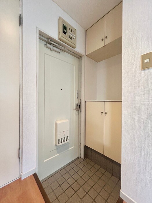 物件内観写真7　(玄関)