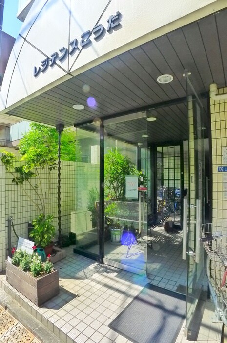 物件外観写真4　(エントランス部分)