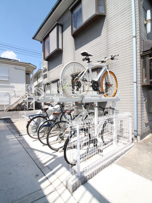 物件外観写真3　(駐輪場)