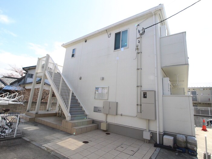 物件外観写真6　(エントランス部分)