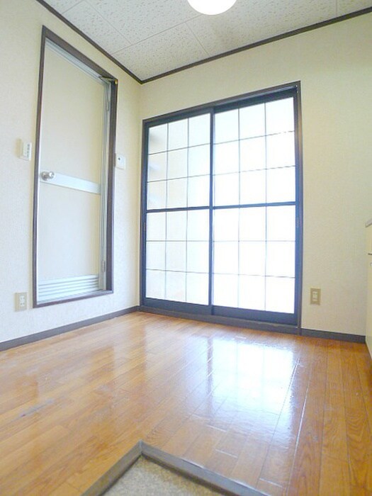 物件内観写真7　(玄関)