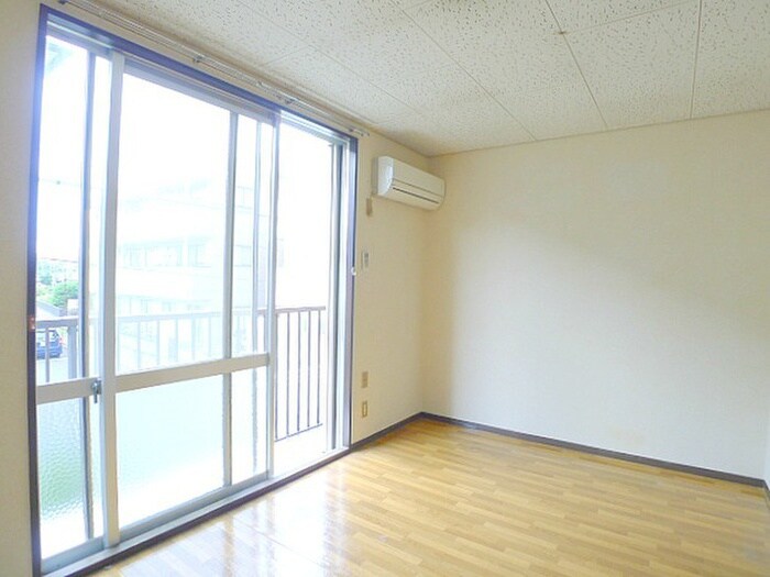 物件内観写真10　(居室)