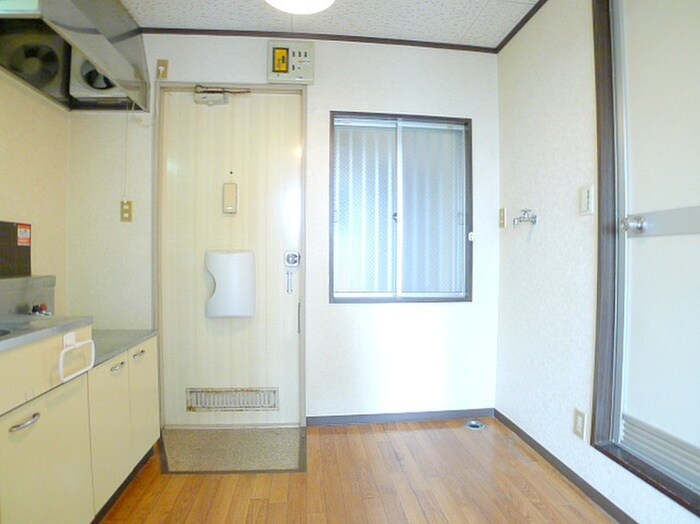 物件内観写真17　(玄関)