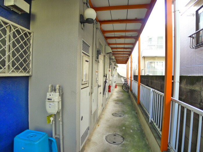 物件外観写真5　(エントランス部分)