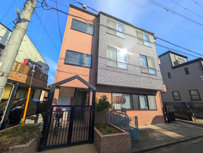 物件外観写真4　(エントランス部分)