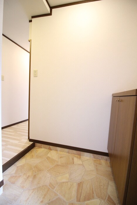 物件内観写真13　(玄関)